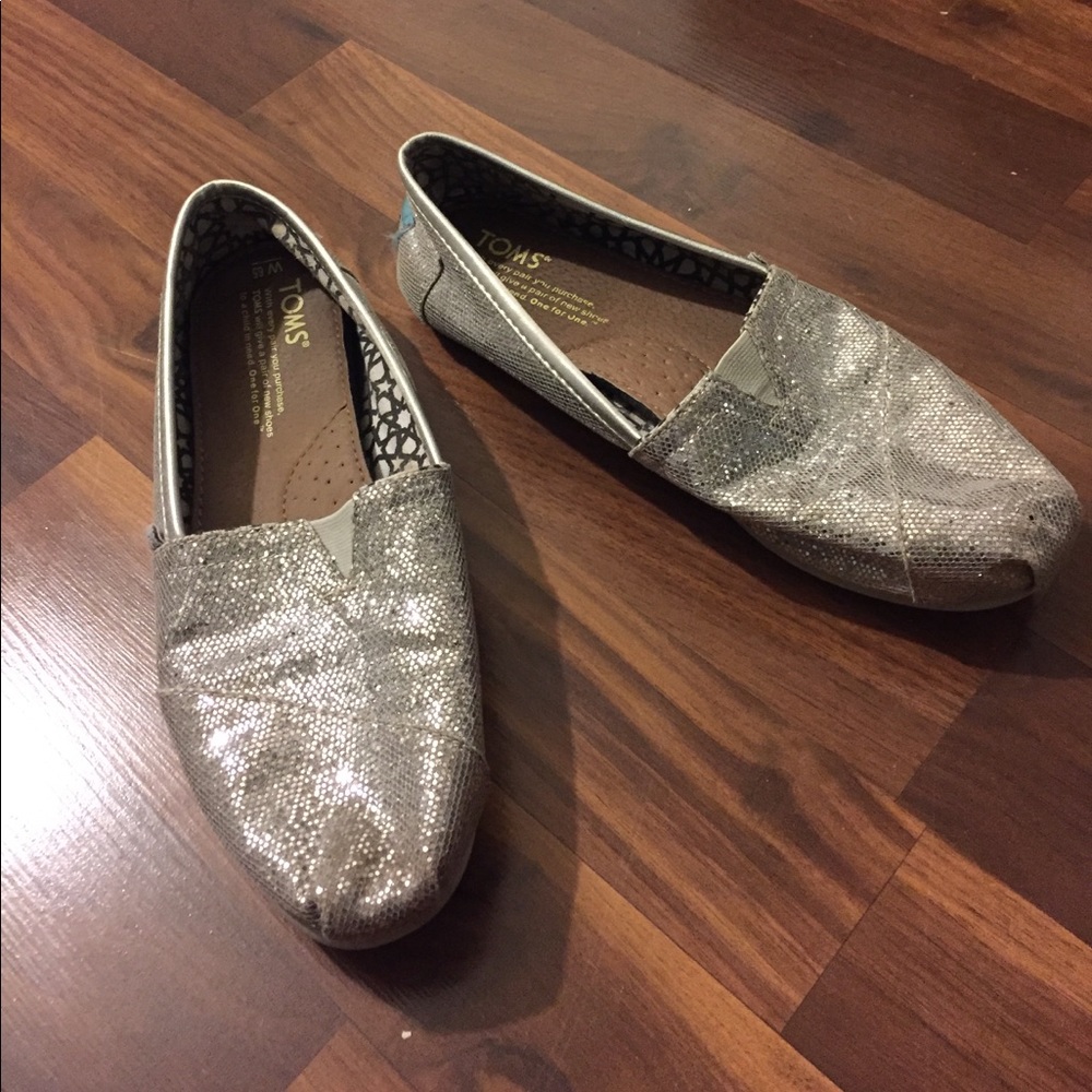 Toms